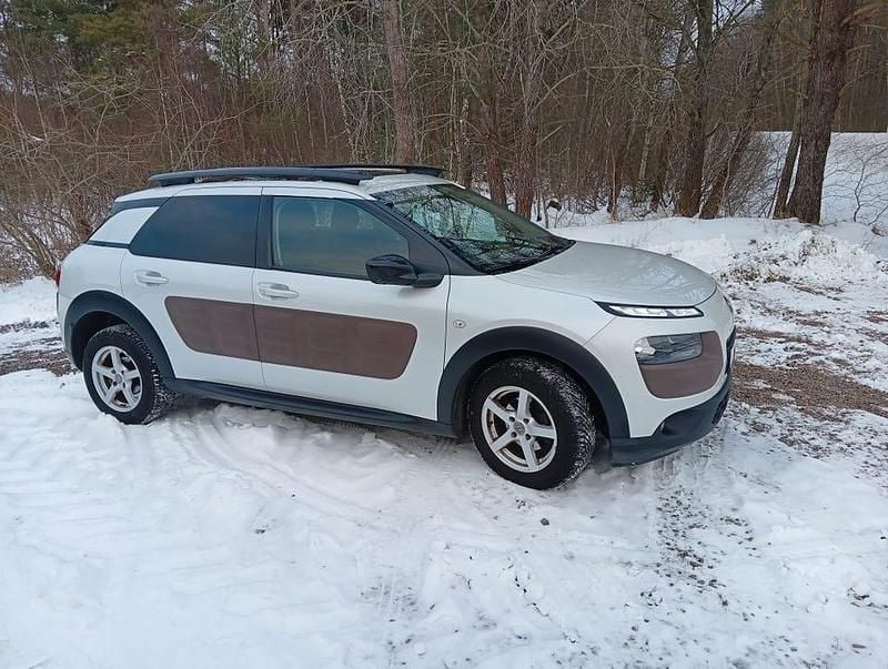 Begagnad Citroën C4 Cactus 99 HK (72 kW) 2015 Halvkombi