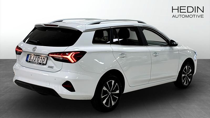 Begagnad MG MG5 EV Comfort 114 kW (156 HK) 2022 Vit Kombi
