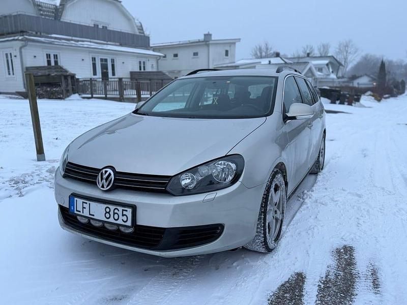 Begagnad 2011 VW Golf VI Halvkombi | 57 900 kr (Superpris) - Bild 1/4