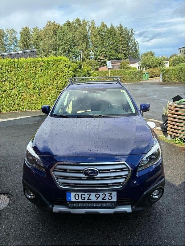 Blå Begagnad 2016 Subaru Outback SUV | 169 000 kr (Marknadspris) - Bild 1/4