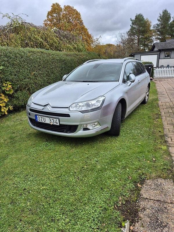 Silver Begagnad 2013 Citroën C5 Kombi | 56 000 kr (Marknadspris) - Bild 1/3