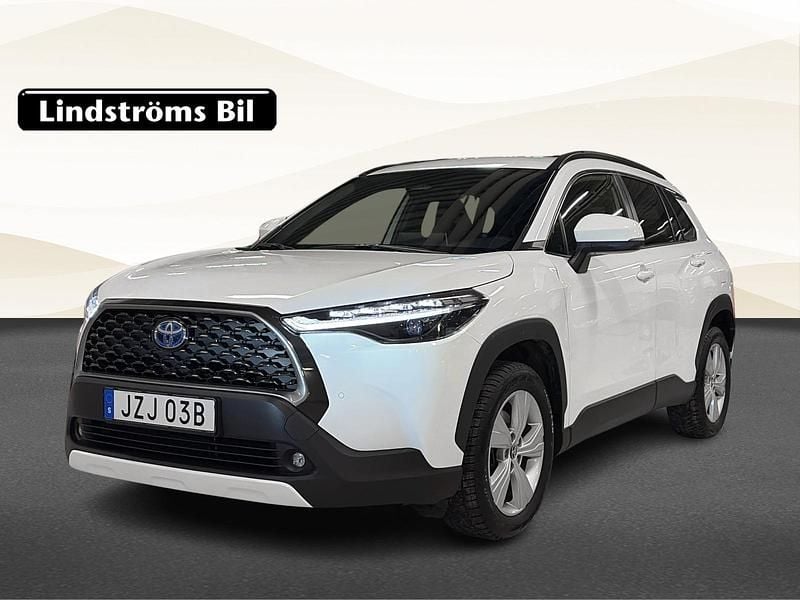 Begagnad Toyota Corolla Cross 152 HK (111 kW) 2023 Vit SUV