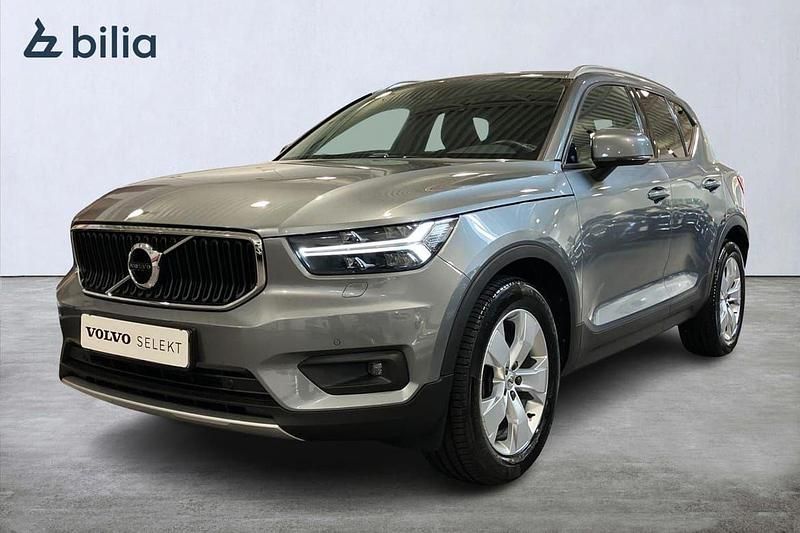 Grå Begagnad 2018 Volvo XC40 Momentum SUV | 289 900 kr (Marknadspris) - Bild 1/3