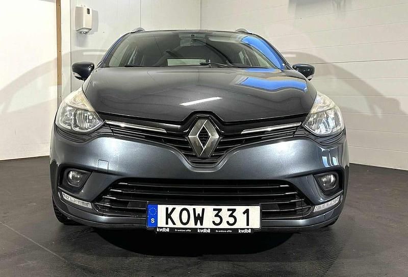 Begagnad Renault Clio IV 90 HK (66 kW) 2017 Grå Kombi