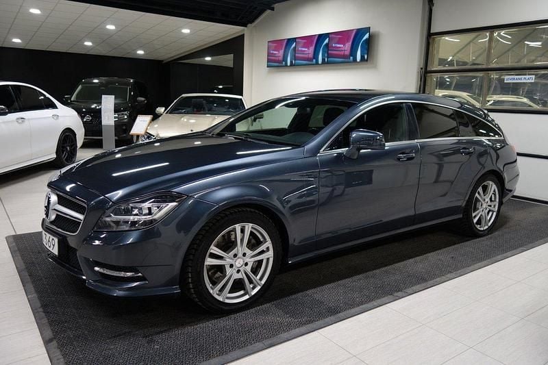Mörkgrå (grå) Begagnad 2013 Mercedes CLS350 AMG Kombi | 209 000 kr (Bra pris) - Bild 1/4