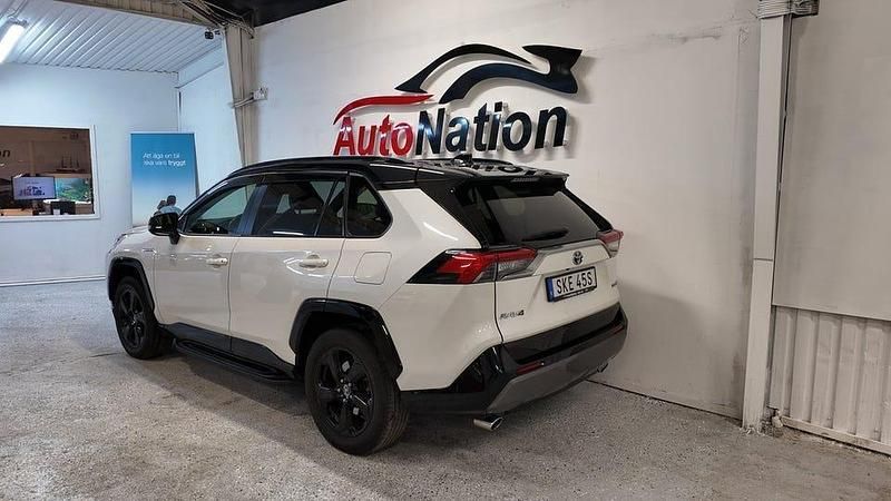 Begagnad Toyota RAV4 Hybrid Style 218 HK (160 kW) 2019 Vit SUV