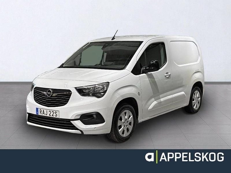 Vit (vit kaolin) Begagnad 2023 Opel Combo Minibuss | 249 900 kr (Marknadspris) - Bild 1/4