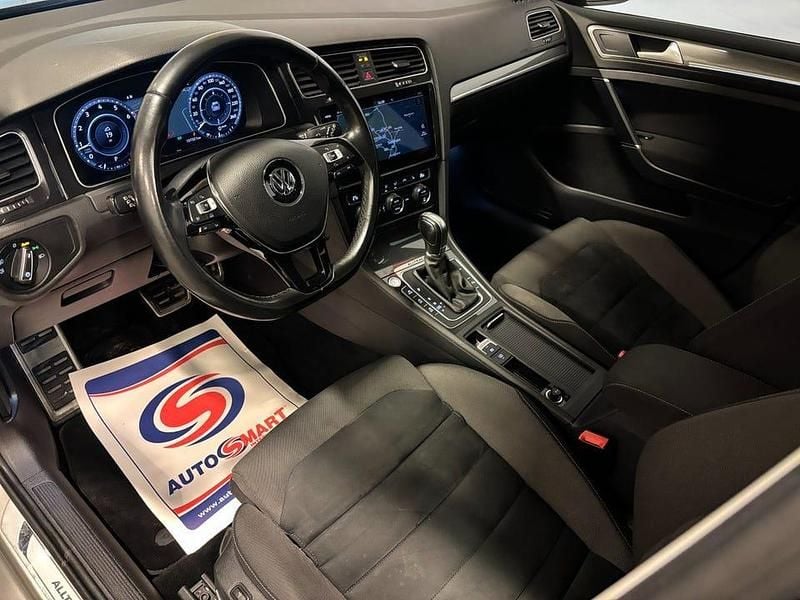 Begagnad VW Golf Alltrack 180 HK (132 kW) 2017 Silver Kombi