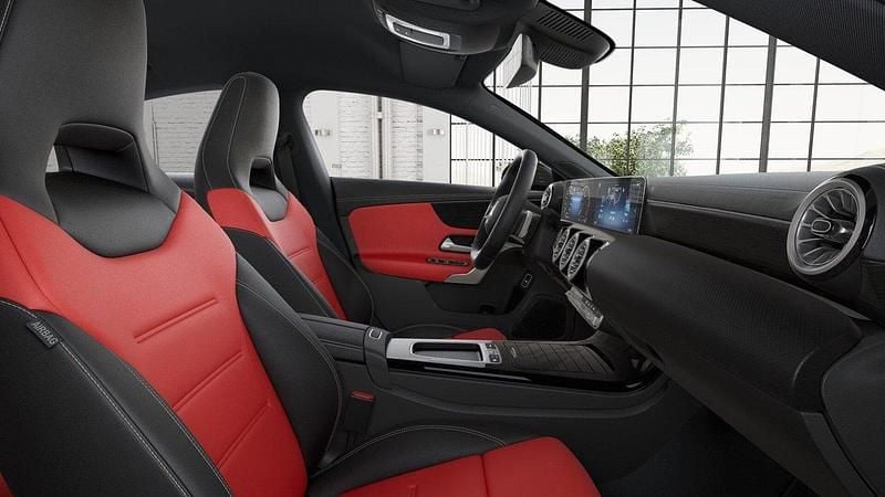 Ny Mercedes CLA200 163 HK (119 kW) 2025 Nattsvart Sportkupé