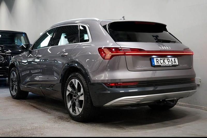 Begagnad Audi e-tron 300 kW (408 HK) 2021 SUV