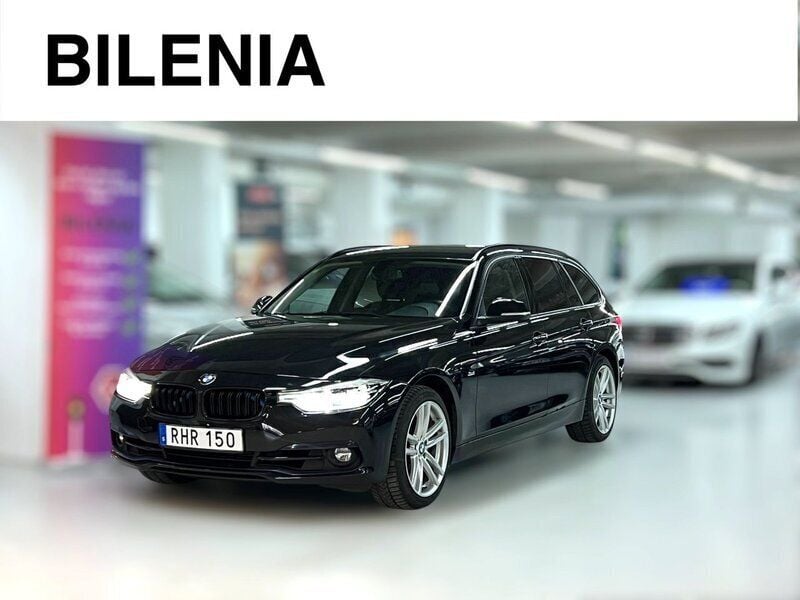 Svart Begagnad 2018 BMW 330 Sport Line Kombi | 229 900 kr (Bra pris) - Bild 1/3