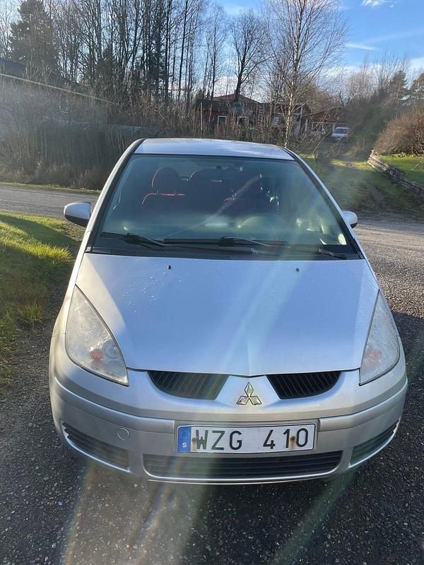 Begagnad 2005 Mitsubishi Colt Halvkombi | 15 000 kr (Bra pris) - Bild 1/3