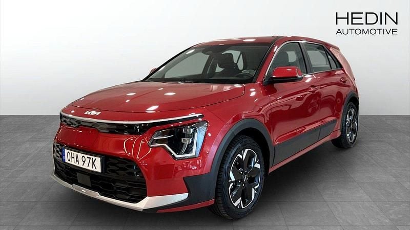 Röd (red) Ny 2024 Kia e-Niro SUV | 359 900 kr (Marknadspris) - Bild 1/4
