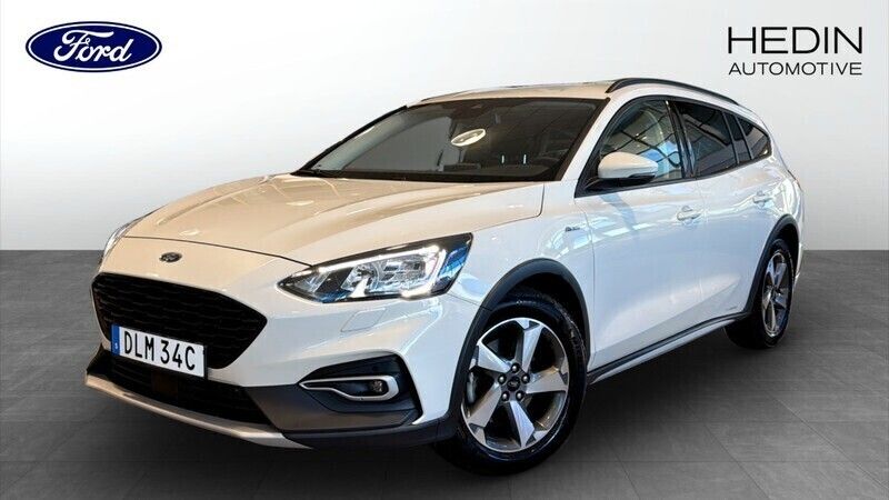 Vit (white) Begagnad 2022 Ford Focus Active Kombi | 209 900 kr (Marknadspris) - Bild 1/4
