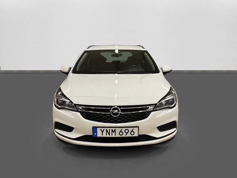 Begagnad Opel Astra Essentia 105 HK (77 kW) 2017 Vit Kombi