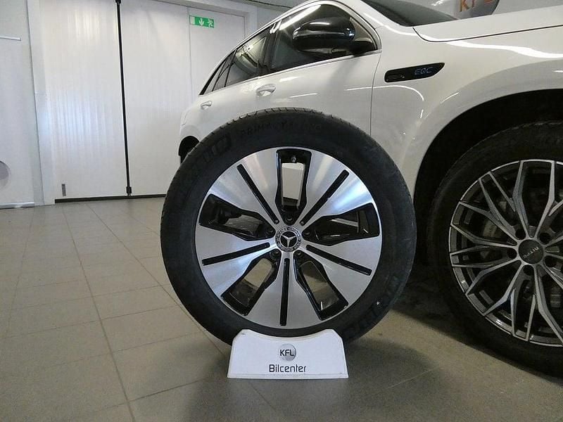 Begagnad Mercedes EQC400 300 kW (408 HK) 2021 Vit SUV
