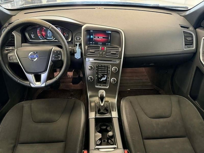 Begagnad Volvo XC60 Momentum 150 HK (110 kW) 2015 Vit SUV