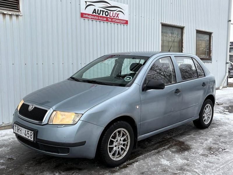 Begagnad Skoda Fabia 75 HK (55 kW) 2003 Grå