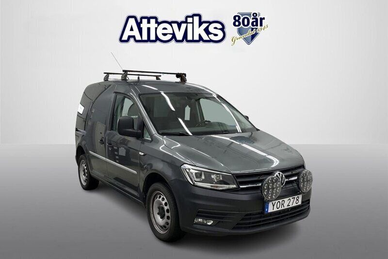 Ljusgrå (grå) Begagnad 2018 VW Caddy Minibuss | 139 900 kr (Marknadspris) - Bild 1/4