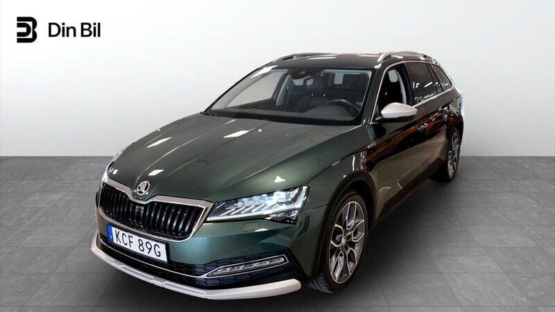 Grön Begagnad 2019 Skoda Superb Kombi | 289 900 kr (Dyr) - Bild 1/4