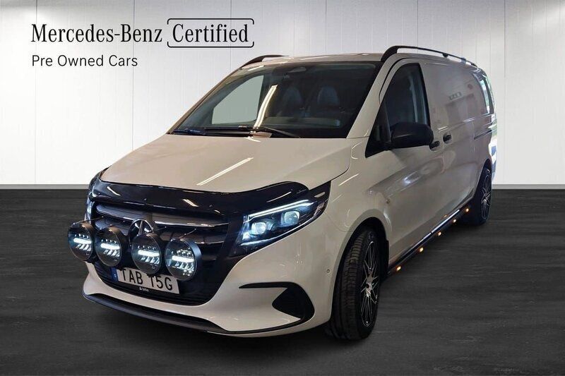 Vit Begagnad 2025 Mercedes Vito Minibuss | 719 000 kr - Bild 1/4