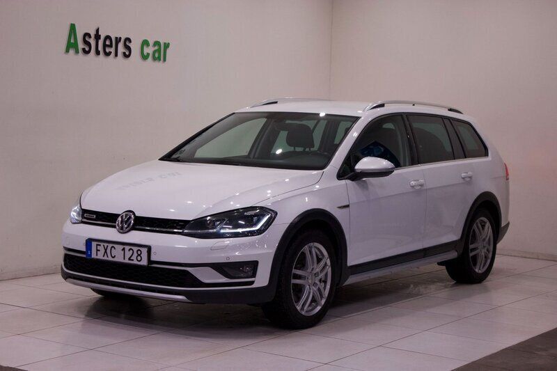 Vit Begagnad 2018 VW Golf VII Kombi | 165 000 kr (Bra pris) - Bild 1/4