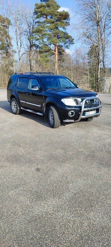 Svart Begagnad 2014 Nissan Pathfinder SUV | 154 000 kr - Bild 1/4