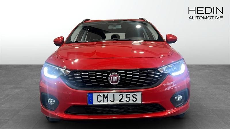 Begagnad Fiat Tipo Wagon 120 HK (88 kW) 2020 Röd Kombi