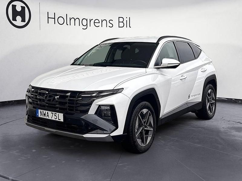 Vit Begagnad 2024 Hyundai Tucson Advanced SUV | 439 800 kr - Bild 1/4