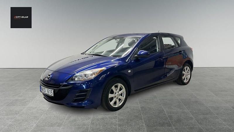 Blå Begagnad 2010 Mazda 3 Inclusive Halvkombi | 74 900 kr (Marknadspris) - Bild 1/4