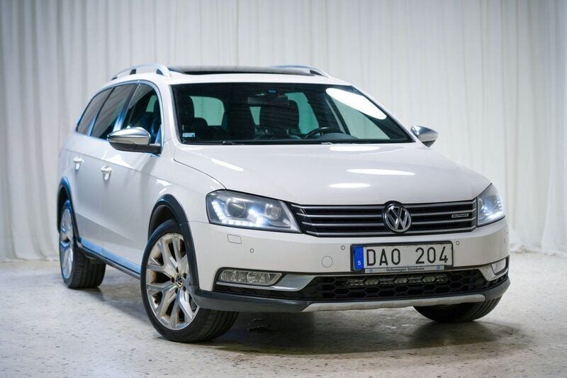 Vit Begagnad 2013 VW Passat Alltrack Kombi | 137 900 kr (Lite dyr) - Bild 1/4