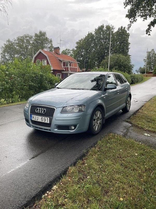 Blå Begagnad 2008 Audi A3 Sportback Attraction Halvkombi | 27 000 kr (Bra pris) - Bild 1/4