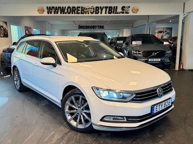 Vit Begagnad 2015 VW Passat GT Kombi | 149 900 kr (Marknadspris) - Bild 1/4