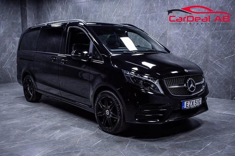 Begagnad Mercedes V300 AMG line 237 HK (174 kW) 2024 Svart Minibuss