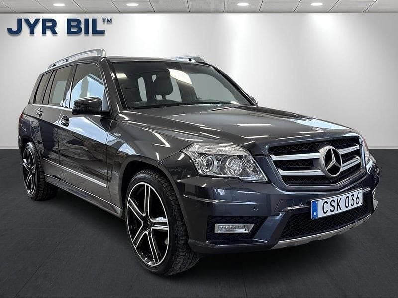 Mörkgrå Begagnad 2012 Mercedes GLK220 AMG line SUV | 139 700 kr (Marknadspris) - Bild 1/4