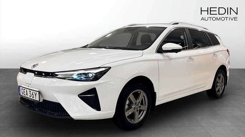 Vit Begagnad 2024 MG MG5 EV Long Range Kombi | 234 900 kr (Marknadspris) - Bild 1/4