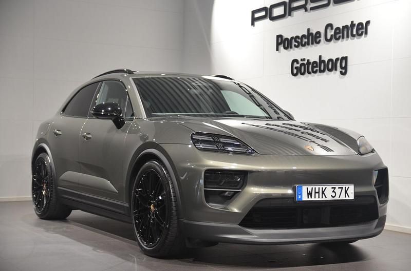 Ny Porsche Macan 300 kW (408 HK) 2025 Grön (green) SUV