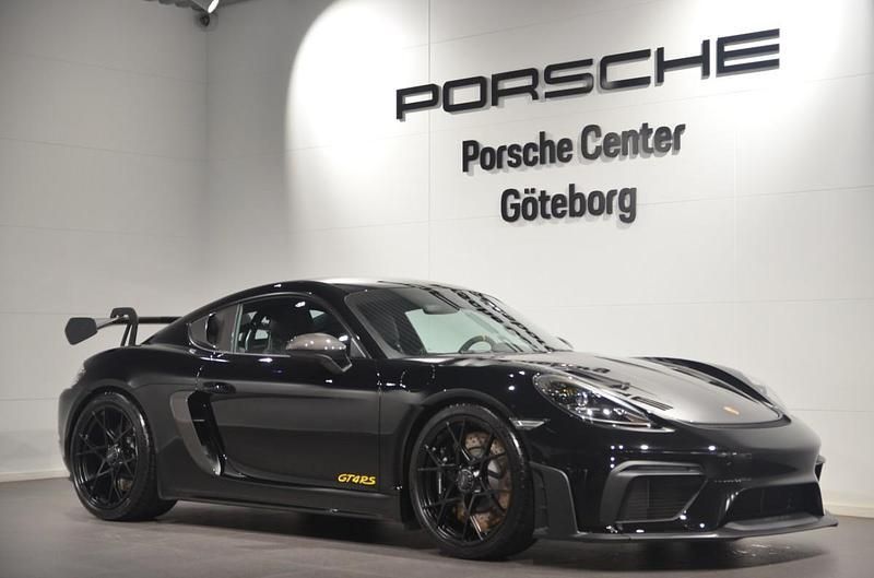 Svart Ny 2025 Porsche 718 Cayman GT4 Sportkupé | 2 014 200 kr (Bra pris) - Bild 1/4