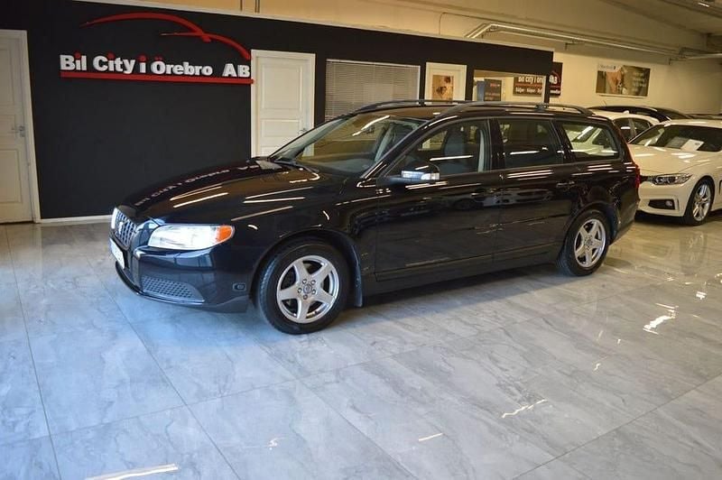 Begagnad Volvo V70 Kinetic 146 HK (107 kW) 2008 Svart Kombi