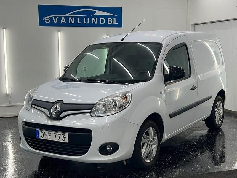 Vit Begagnad 2017 Renault Kangoo Minibuss | 69 800 kr (Bra pris) - Bild 1/4