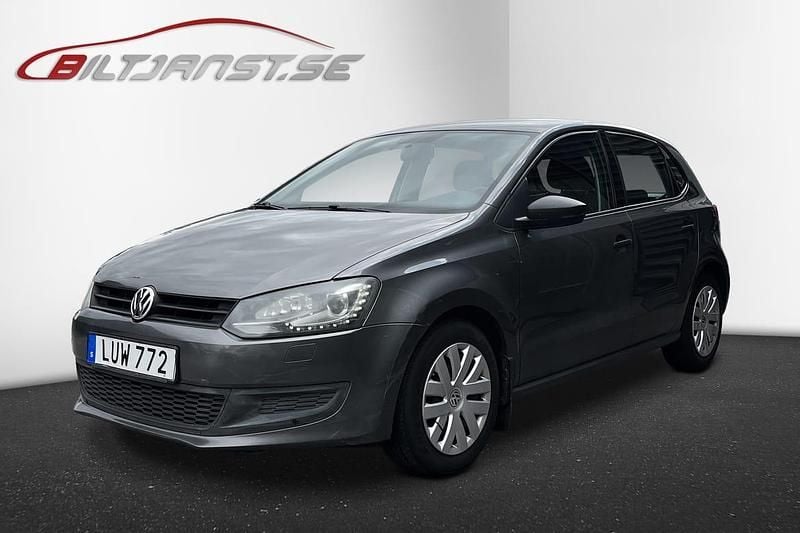 Grå Begagnad 2011 VW Polo Halvkombi | 87 900 kr (Marknadspris) - Bild 1/4