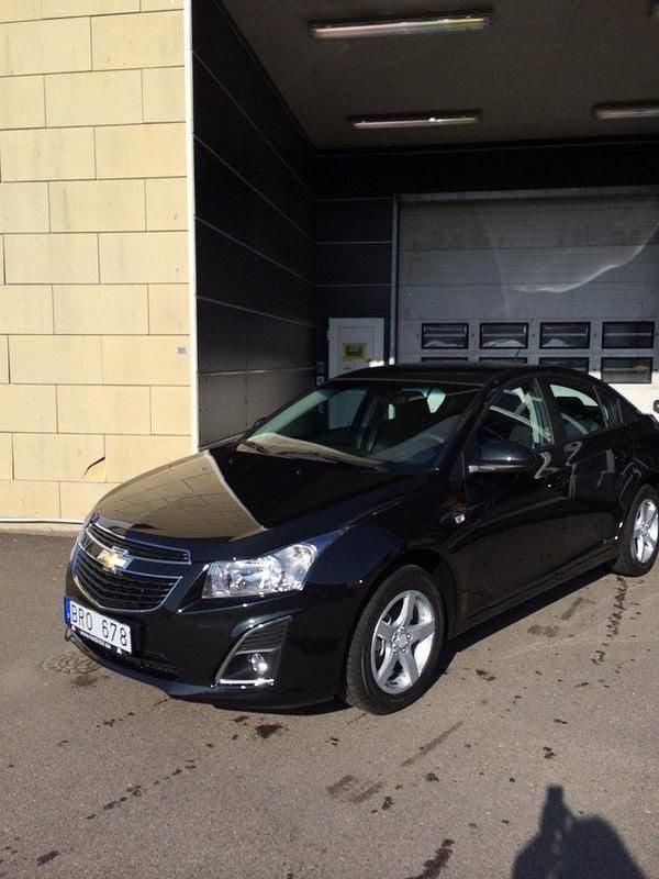 Svart Begagnad 2013 Chevrolet Cruze Sedan | 65 000 kr (Lite dyr) - Bild 1/1