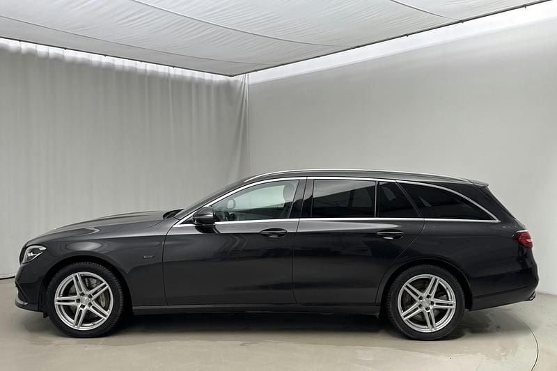 Begagnad Mercedes E300 Avantgarde 306 HK (225 kW) 2021 Grå Kombi