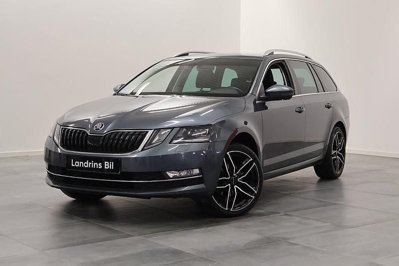 Grå Begagnad 2017 Skoda Octavia Style Kombi | 169 900 kr (Lite dyr) - Bild 1/4