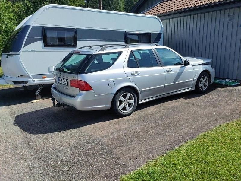 Silver/grå metallic Begagnad 2006 Saab 9-5 Linear Kombi | 12 000 kr (Bra pris) - Bild 1/3