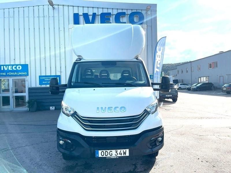 Begagnad Iveco Daily 175 HK (128 kW) 2023 Vit Van
