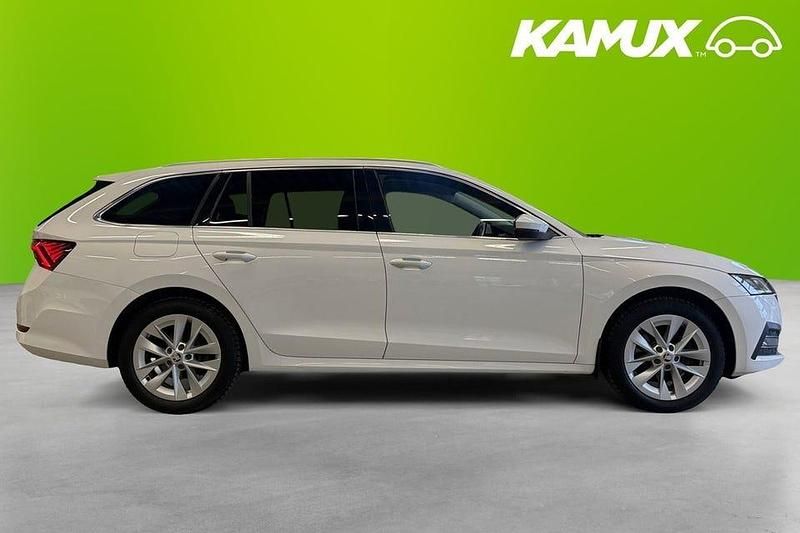 Begagnad Skoda Octavia Style 204 HK (150 kW) 2021 Vit