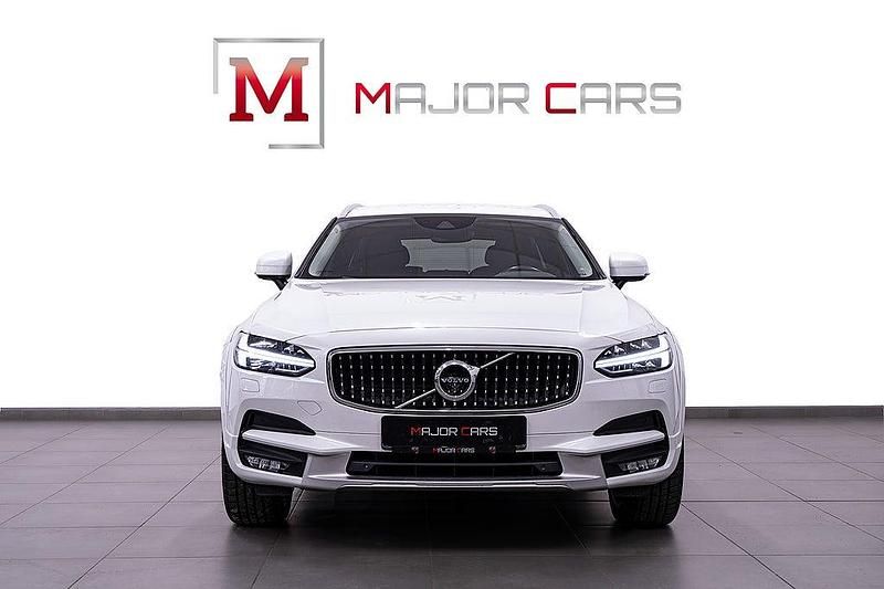 Begagnad Volvo V90 CC 190 HK (139 kW) 2019 Vit Kombi