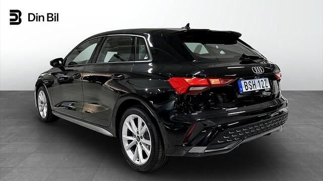 Ny Audi A3 S-Line 150 HK (110 kW) 2025 Mytsvart metallic