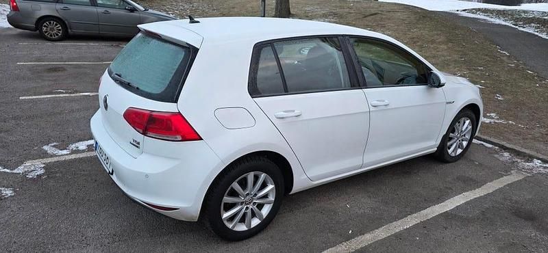 Begagnad VW Golf VII 110 HK (80 kW) 2016